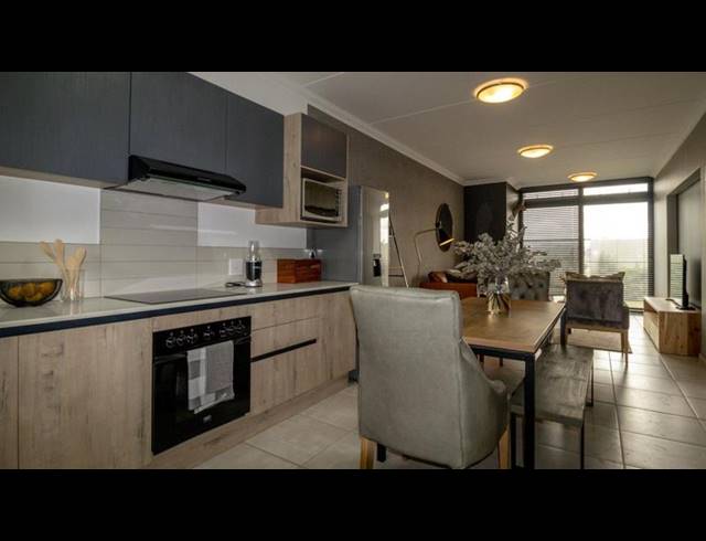 2 BEDROOM PROPERTY TO RENT IN VREDEKLOOF HEIGHTS